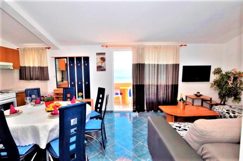 Marinovi Dvori Apartment Slatine Ngoại thất bức ảnh