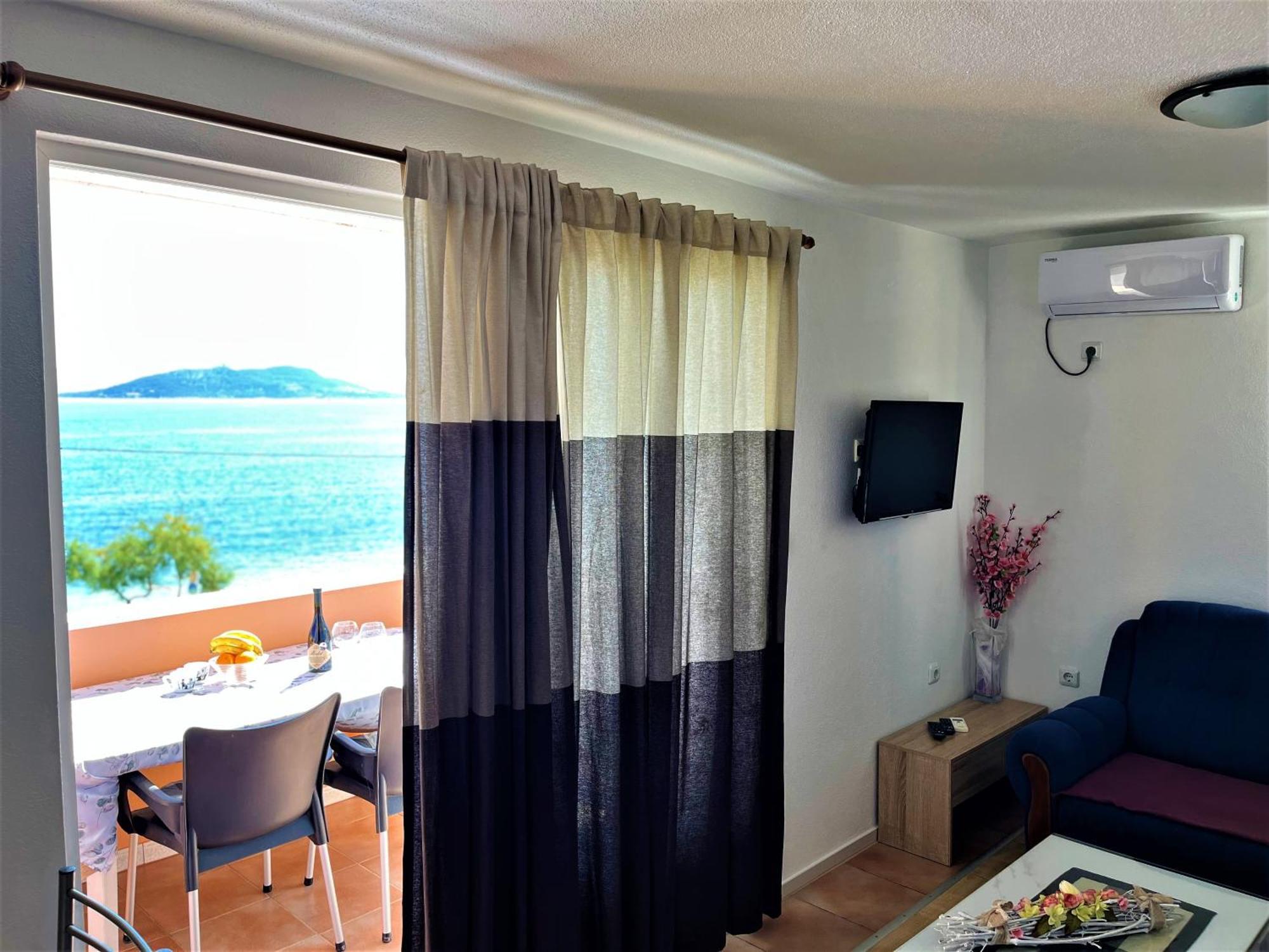Marinovi Dvori Apartment Slatine Ngoại thất bức ảnh