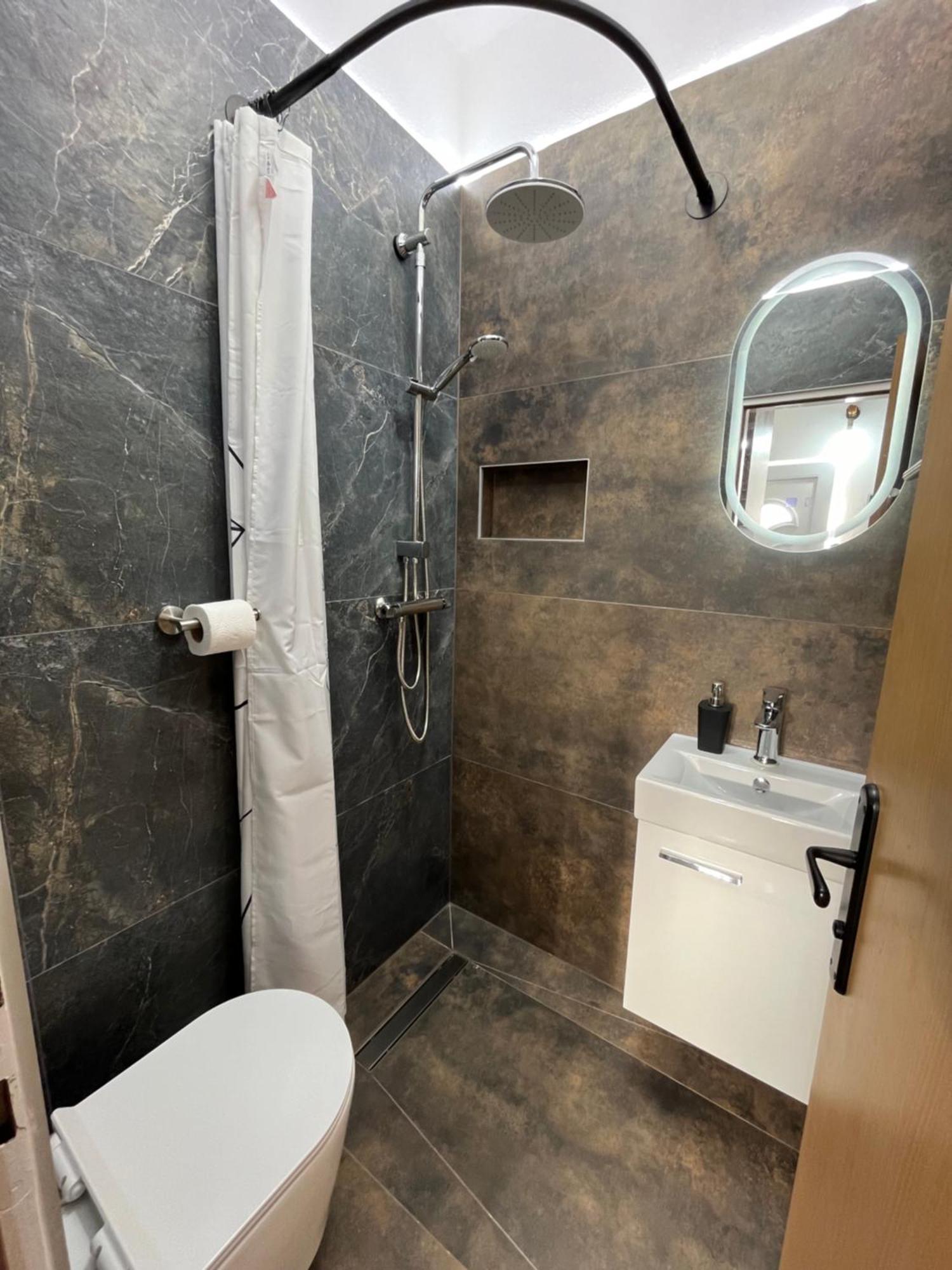 Marinovi Dvori Apartment Slatine Ngoại thất bức ảnh