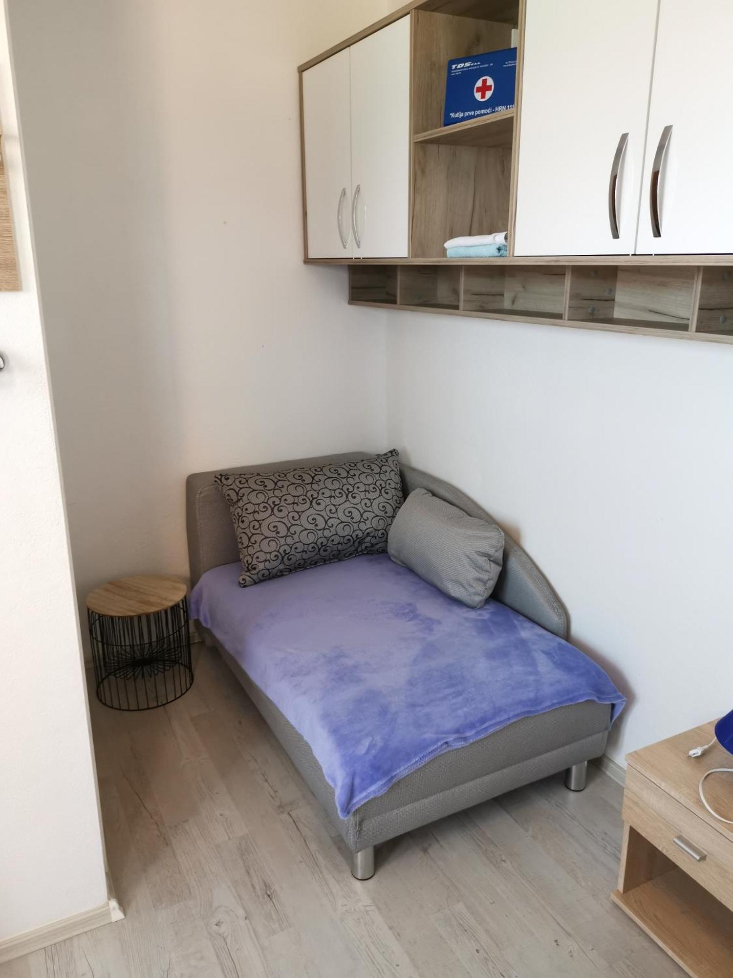 Marinovi Dvori Apartment Slatine Ngoại thất bức ảnh