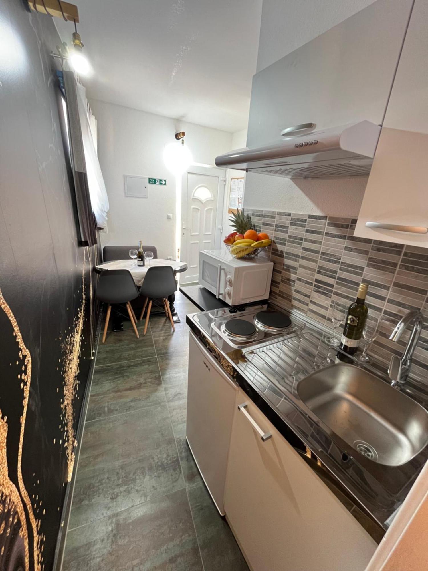 Marinovi Dvori Apartment Slatine Ngoại thất bức ảnh