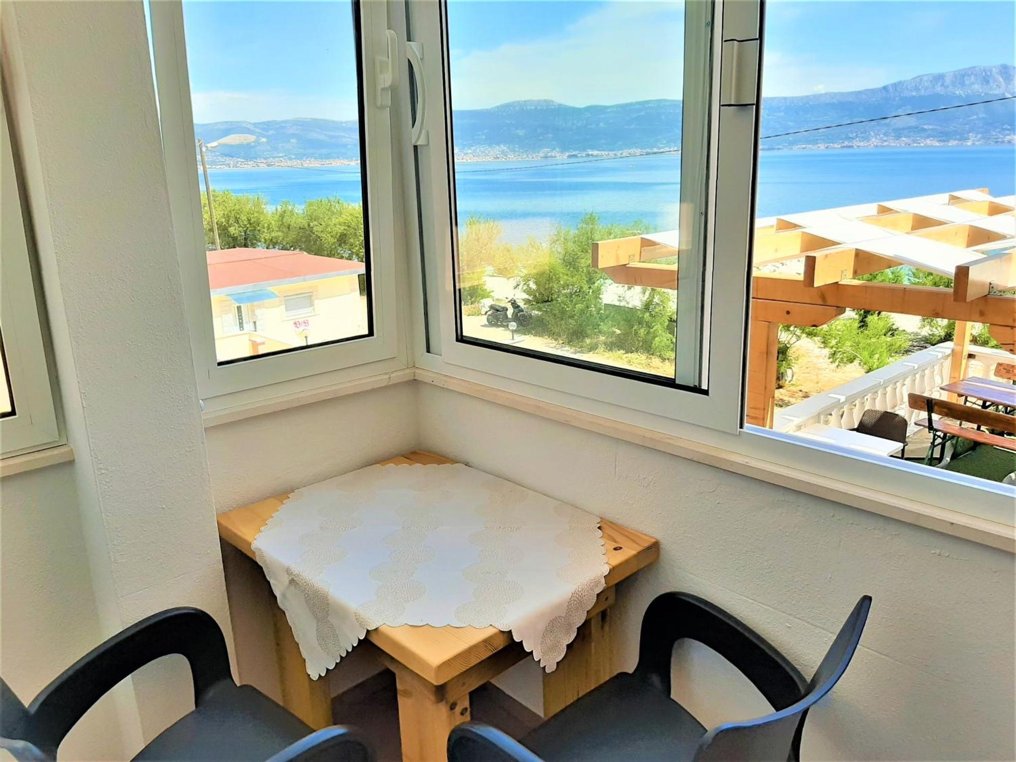 Marinovi Dvori Apartment Slatine Ngoại thất bức ảnh